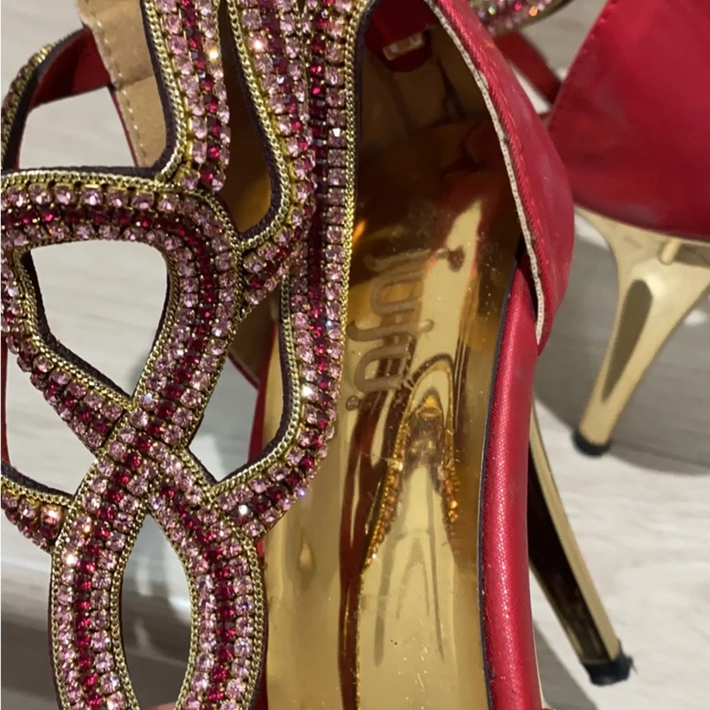 Red Heels - Picture 3 of 5